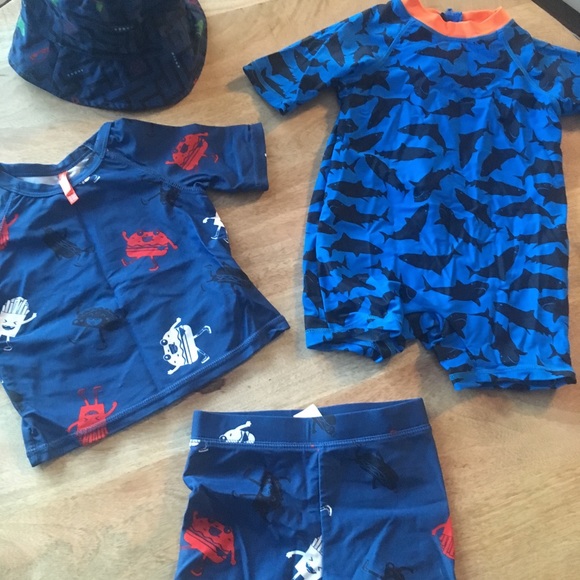 2 swimsuits and a summer hat - Picture 1 of 4